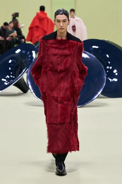 Look 12